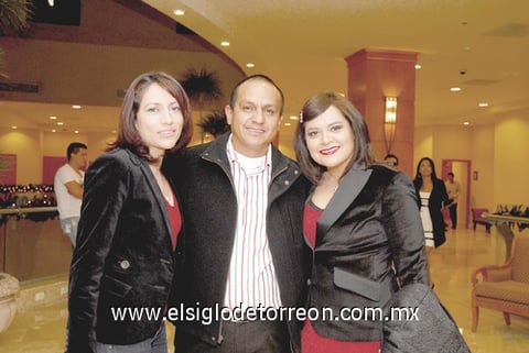 06012011 Angélica Quijas, Hermenegildo Luna y Fabiola Canchola.