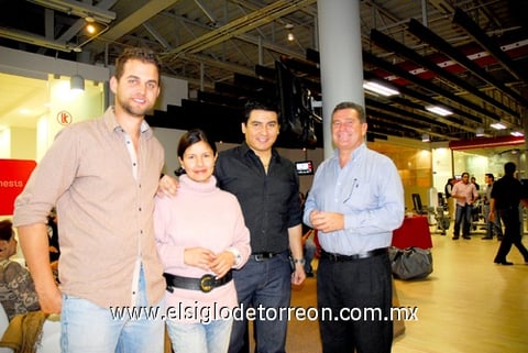 09012011  Ilse, Elías y Fernando Siller.