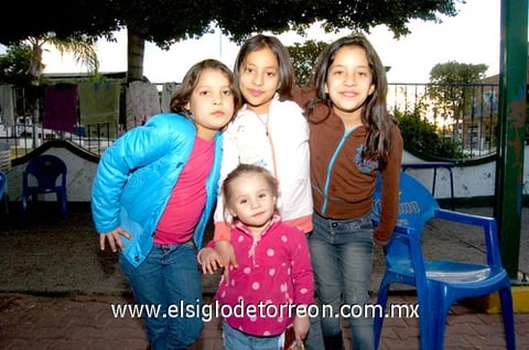09012011 Vázquez, Jaretzy, Melanie y Sofía Enríquez.