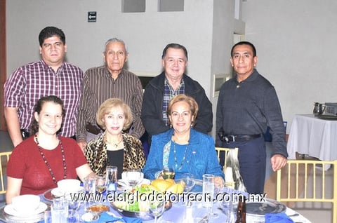 09012011  y Raymundo, Pera y Manuel, Chepis, Manuel y Boni y Celso y Laura.