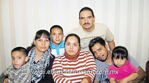 09012011 Manuel Antonio, Blanca Isela, Lizett Almaraz,  José Alfredo, Yeimi Jaqueline, José Enrique y Óscar Martínez.