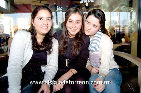10012011  Ana Laura y Fabiola.