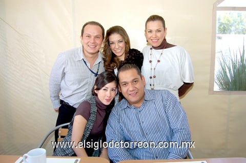 12012011  Álvarez, Tuchis Moreno, Lily Delgado, Claudia Gómez y Julio César.
