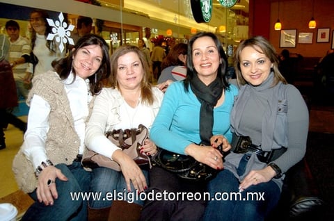 12012011  Eva, Laura y Cristina.