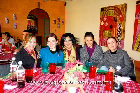 12012011 Jéssica Barajas, Gabriela Delgado, Ale de la Peña, Zaide Constantino y Susy Berlanga.