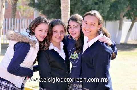 13012011  Regina, Ana Lorena y Ruth.