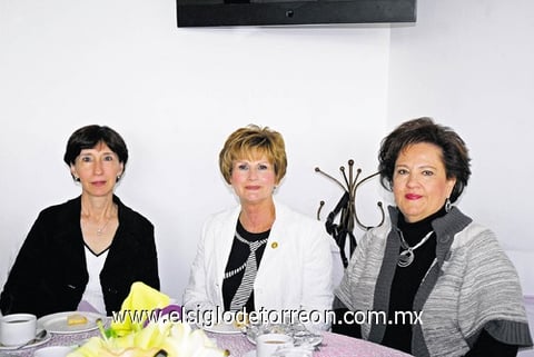 14012011 Martha de Del Río, Carmen Siller y Beatriz de González.