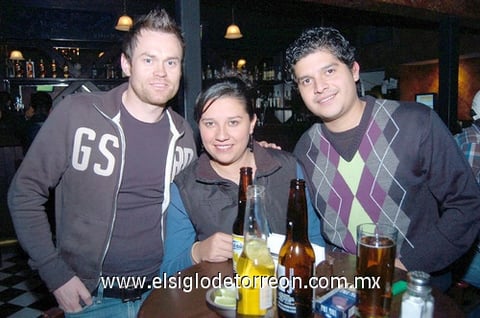 16012011 Frick, Daniela Ibarrola y Alejandro Ibarrola.
