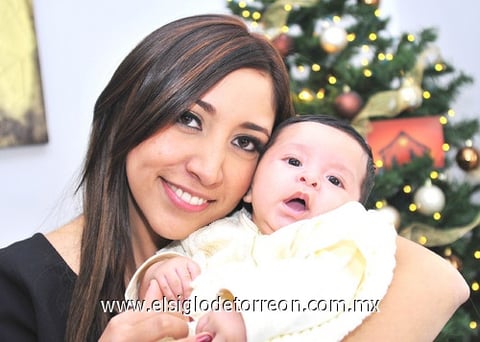 16012011  Milán de Rodríguez junto a su pequeño José Daniel Rodríguez Milán.