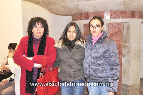 16012011  Andrea y Mary Carmen.