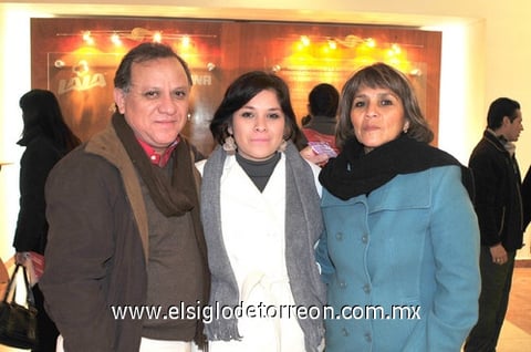 16012011  Escobedo, Andrea Escobedo y Laura Ríos.