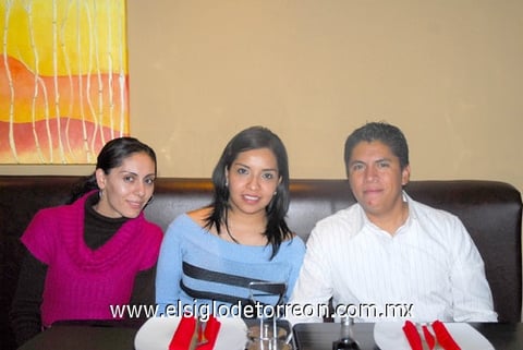 16012011  de la O, Daniela Azpeitia y Aldo Barahona.
