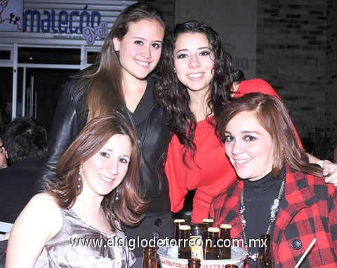 16012011 Oviedo, Estefanía Molino, Érica Ramos y Daniela Cabral.
