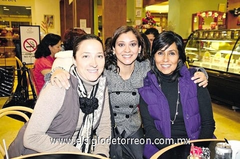 17012011 Elizondo, Genoveva Castañeda y Ana Laura Echeverría.