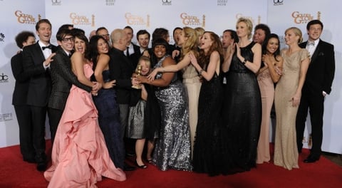 Actores de la serie estadounidense 'Glee'  con su Globo de Oro a la mejor Serie de Televisión en la sala de prensa de a la sexagésimoctava edición de los Globos de Oro celebrada en el Hotel Beverly Hilton en Los Ángeles (Estados Unidos)