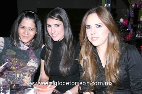 19012011 Pargas, Maribel Barajas y Ale de la Peña.