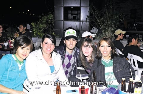19012011  Luzma, Emmanuel, Lorena y Samantha.