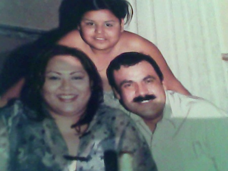 Roberto Lozzano y Gabriela de Lozzano con su hija Bely Lozzano Sifuentes en la posada de la Cruz Roja Mexicana de Gómez Palacio, Dgo.