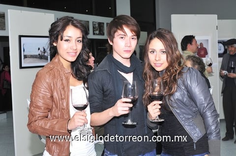 21012011  Herrera, Alex Hernández y Karina Torres.