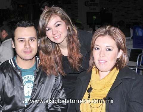 20012011 Martínez, Astrid de Ávila y Alejandra García.