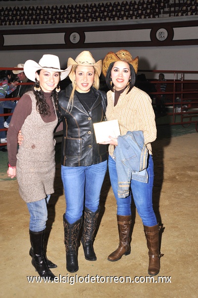 23012011  Valdés, Aída Mansur y Renata Garza.