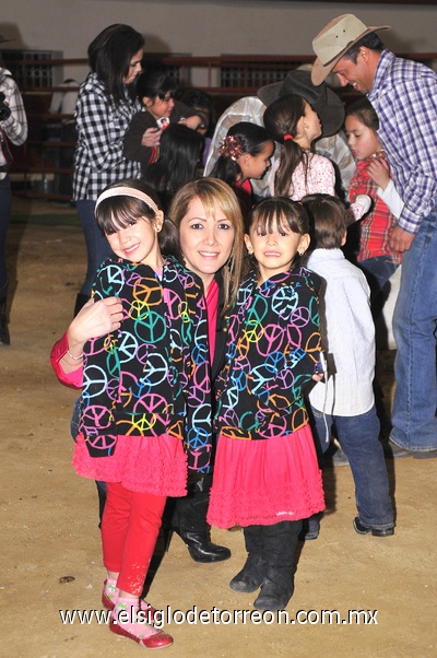 23012011  Torres, Ángela Torres y Alicia de Torres.