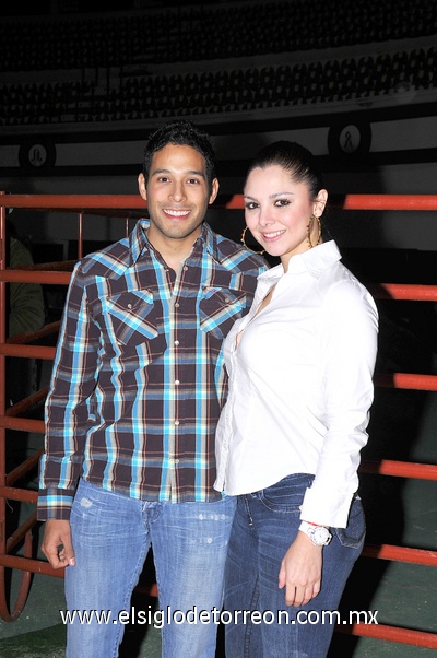 23012011  de Camacho, Charo Sánchez, Ani Garza, Vero Armendáriz y Luis Marlboro.