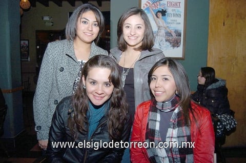 23012011  Patsy, Leslie y Karen.