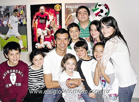 23012011  Mena Madrazo, Didan Bitar Manzur, Jared Borgetti, Mónica Borgetti López, Foad Bitar Manzur, Daniel Charlton Romo, Pepe Paco Romo García, Aixa Borgetti López, Paulina Mena Madrazo y Paulina Gabriela Romo García.