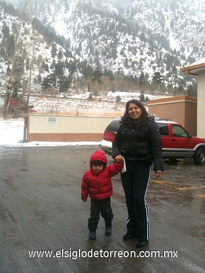 23012011  Nevárez y Lorena Cortés en Iowa.