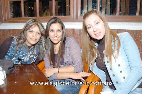 24012011  Priscila y Ana Karina.
