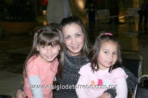 25012011 Campillo, Fernanda e Isabella Anaya Campillo.