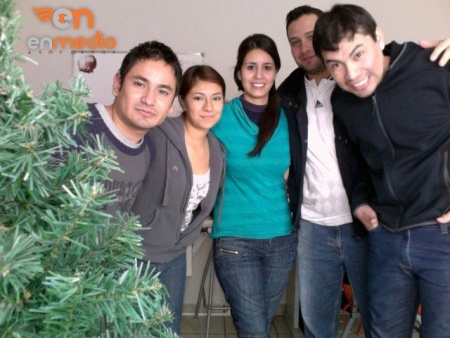 Desde la oficina... Feliz Año 2011. Lalo Ortega, Ily Mercado, Ily Samaniego, Horacio y Rogelio.