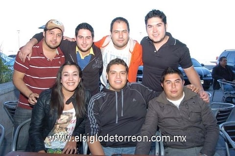 27012011 Uranga, Nicolás Estrada, Paco del Río, Beto Cantú, Rodrigo Ortega, Abby Castorena y Panfi Bustos.