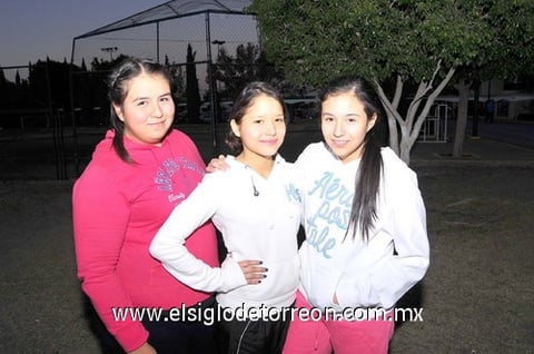 27012011  Jiménez, Nohemí Martínez y Arantza Jiménez.