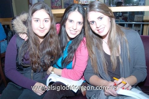 28012011  Andrea y Bárbara.