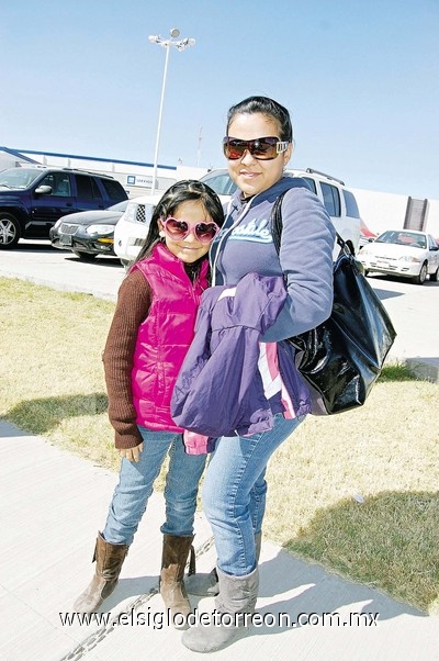 28012011  Paloma Adame Muñoz y Magdalena Muñoz.