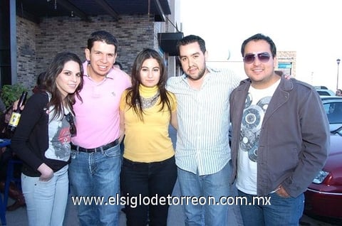 31012011  Sánchez, Ricardo Flores, Pamela Abularach, Alejandro Flores y Eduardo Hernández.