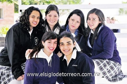 31012011  Marifer, Marijose, Ana Laura, Miriam y Jackie.