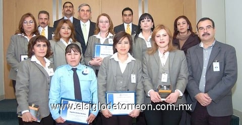 31012011  Orozco, Lic. Eduardo Murra, Manuel Rangel, Jesús Gómez, Jesús Fraire, Rosy Juárez, Angelina Sánchez, Gloria Valero, Lupita Treviño, Dora Jaramillo, Mercedes García, Margarita Maya, Paty Serrano y Mayela Ayala.