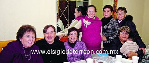31012011 Garza Ramos de Azpiazu en su festejo de canastilla junto a Mily Azpiazu de Salas, Ángeles Azpiazu de Rivera, Malena Martínez de Estrada, Chiquis Estrada de García, Paty Azpiazu, Luz Valenzuela de Serrano y Matías Azpiazu.