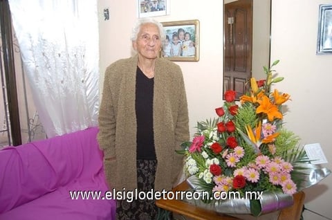 31012011 Vda. de Zubieta cumplió 99 años.
