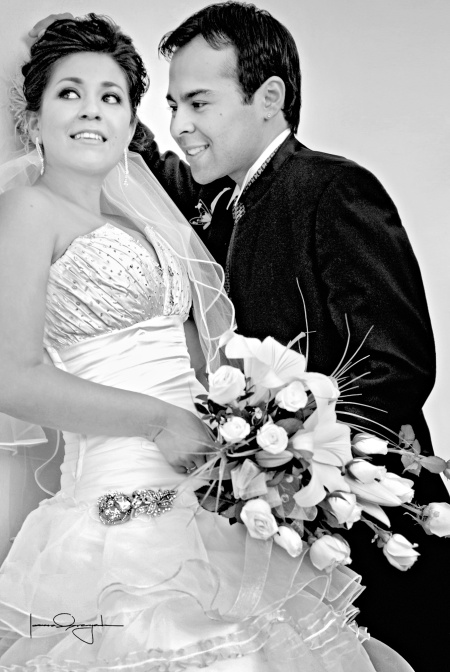 Srita. Daiana Lucía Orozco Vélez y Sr. Javier Israel Soto Moreno el día que unieron sus vidas en matrimonio.-

Estudio Laura Grageda