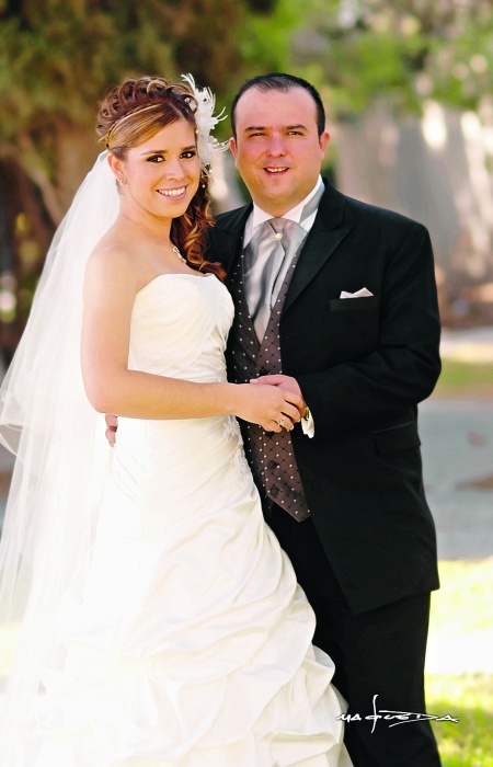 Srita. Alma Alejandra Barrón Padilla y Sr. Jesús Alejandro Mendoza Aguirre contrajeron nupcias el once de diciembre de 2010, en la iglesia de Santo Cristo de la Capilla. Ellos son hijos de los señores Jesús Barrón Quiroz y Rosa Emma Padilla Moreno; Jesús A. Mendoza Barbarini e Irma Leticia Aguirre Mier.-

 Maqueda Fotografía