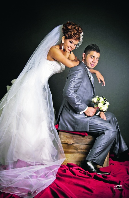 Srita. Karla Belinda Montoya Sandoval y Sr. Julio César Alvarado de Santiago unieron sus vidas en sagrado matrimonio el tres de diciembre de 2010 en la parroquia de Cristo Rey. Ellos son hijos de los señores Juan Montoya Infante y Belinda Sandoval Cardona; Salvador Alvarado González y Guadalupe de Santiago Vega.-

Estudio More Fernández