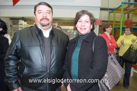 08022011  y Frida Rayas.