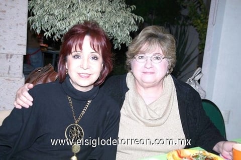 08022011 de Hernández y Mercedes de Sada.