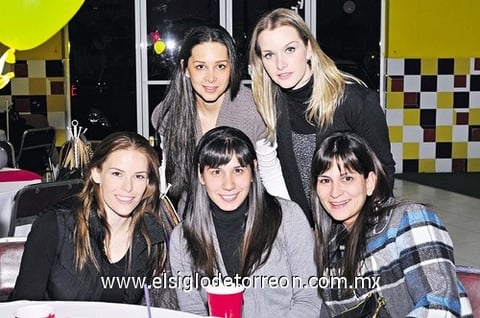 Jimena, Karla, Paty, Elena y Sofía.