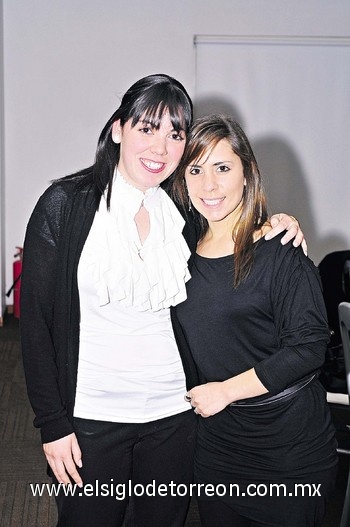 Pamela de la Fuente y Martha Lambardi.