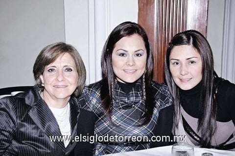 Lupita Castil, Graciela Alcalá y Karina Guerra.